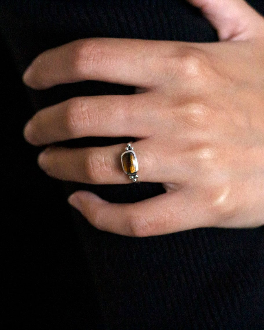 fine tiger eye ring in silver